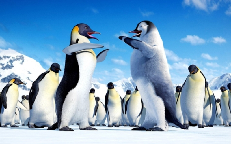Bumble’s Bold Moves in “Happy Feet” | Alamy Stock Photo by Warner Bros/Courtesy Everett Collection