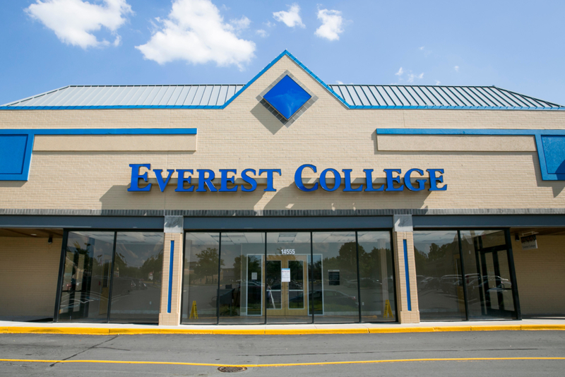 Everest College | Alamy Stock Photo