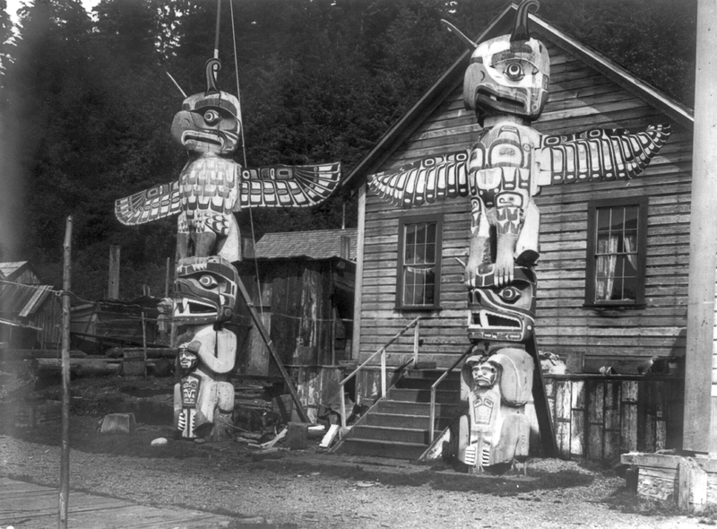 Kwakiutl Crests | Alamy Stock Photo by GRANGER - Historical Picture Archive/NYC.