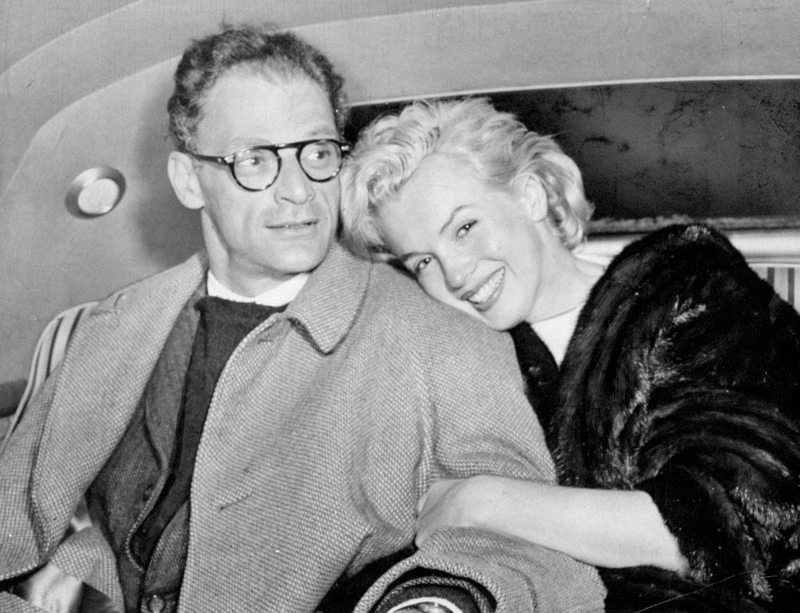 Die Heirat mit dem Dramatiker Arthur Miller hat Marilyn politisch inspiriert | Getty Images Photo by Jack Clarity/NY Daily News Archive 
