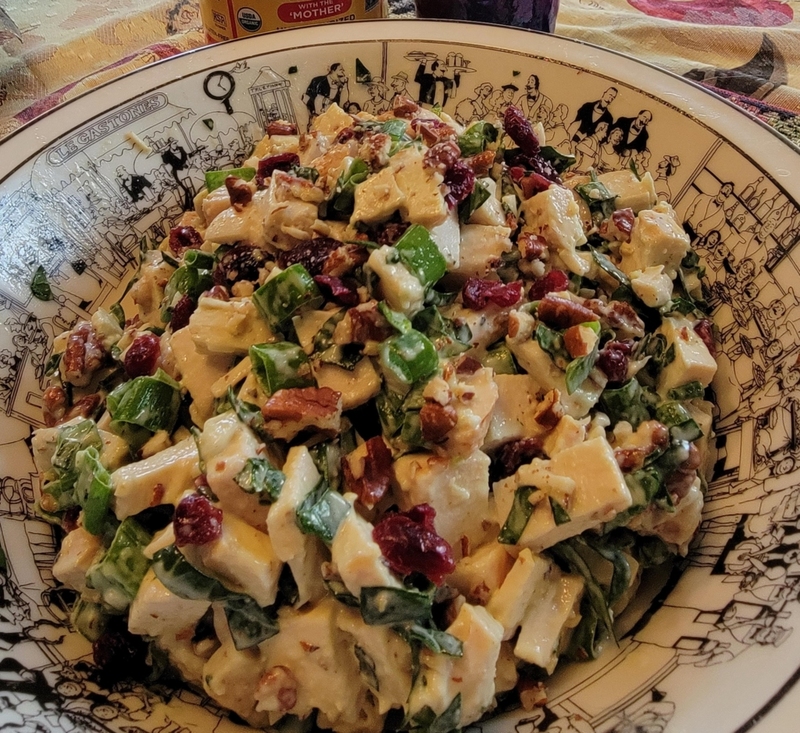 Hähnchen-Preiselbeer-Salat | Imgur.com/TasteOfNoise