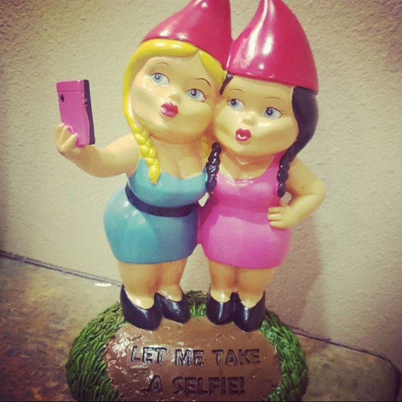 Selfie Sisters Garden Gnome | Instagram/@natasha.renee83
