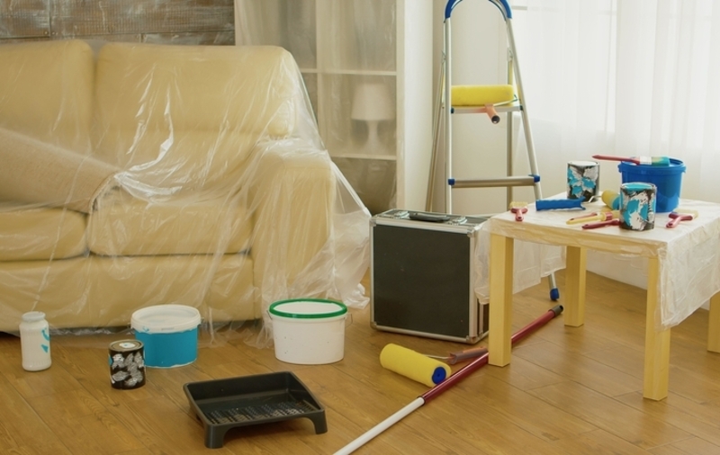Prevent Messes While Redecorating | Alamy Stock Photo
