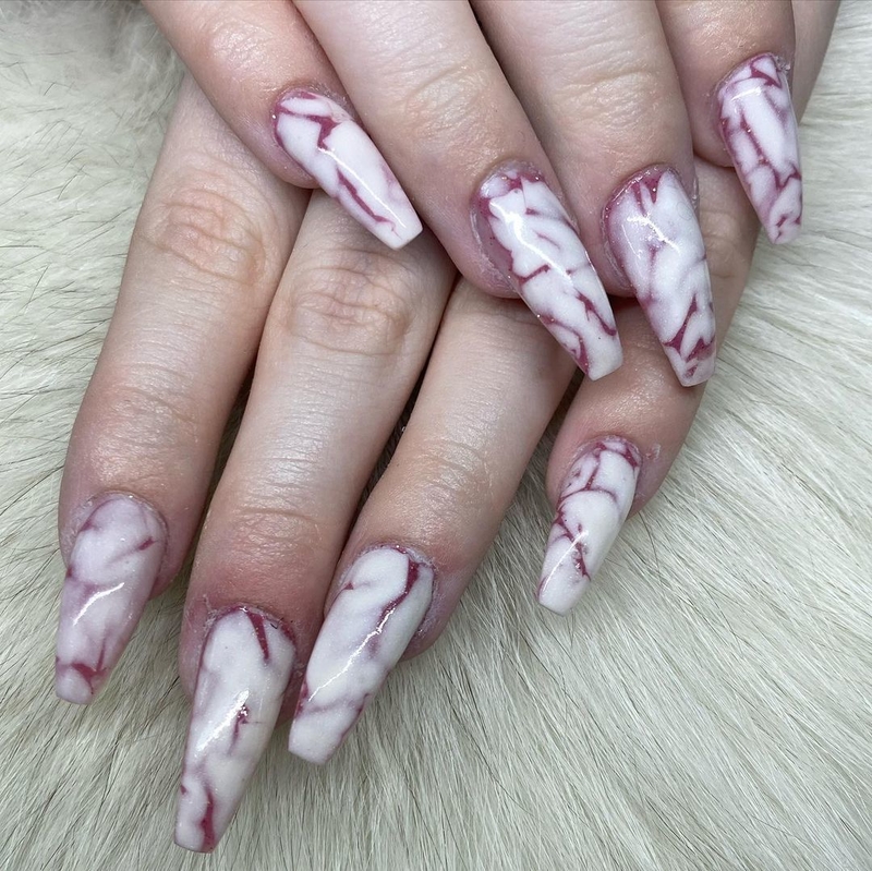 Add the Marble Look to Nails | Instagram/@_lashesbysam7