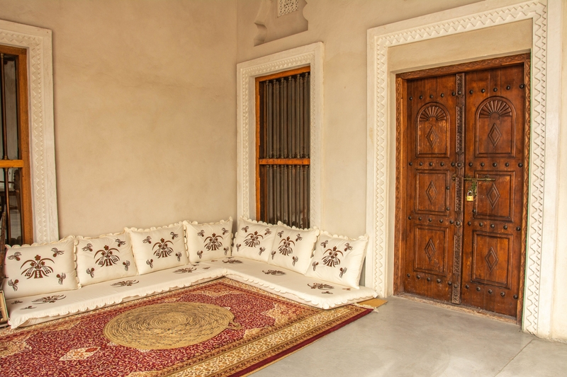 Social Etiquette When Visiting a Qatari Home | Alamy Stock Photo