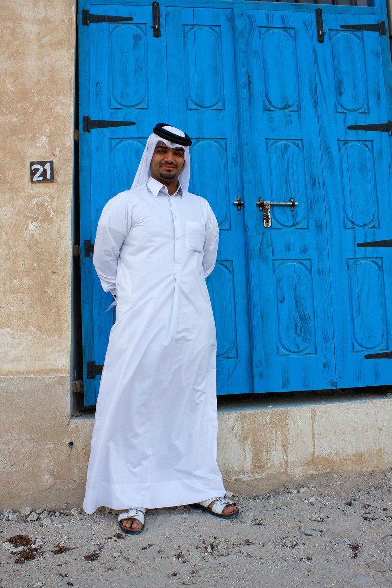 Qué visten los hombres qataríes | Alamy Stock Photo