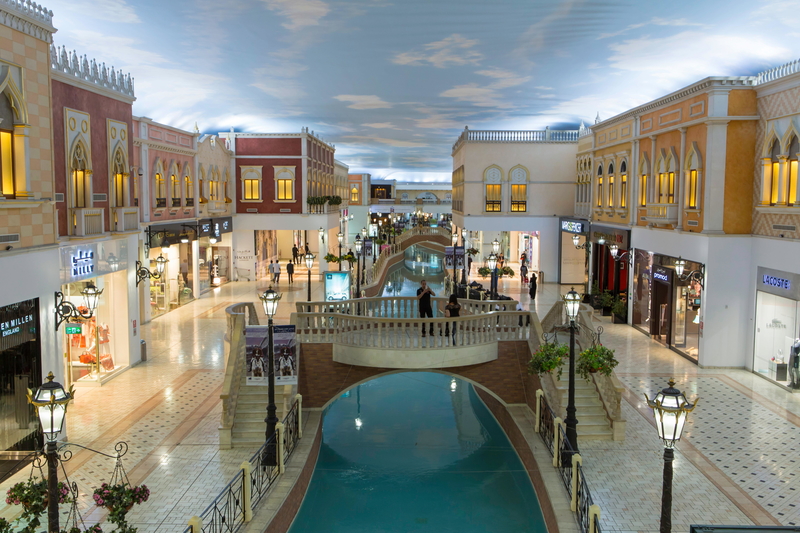 El Villaggio Mall | Alamy Stock Photo