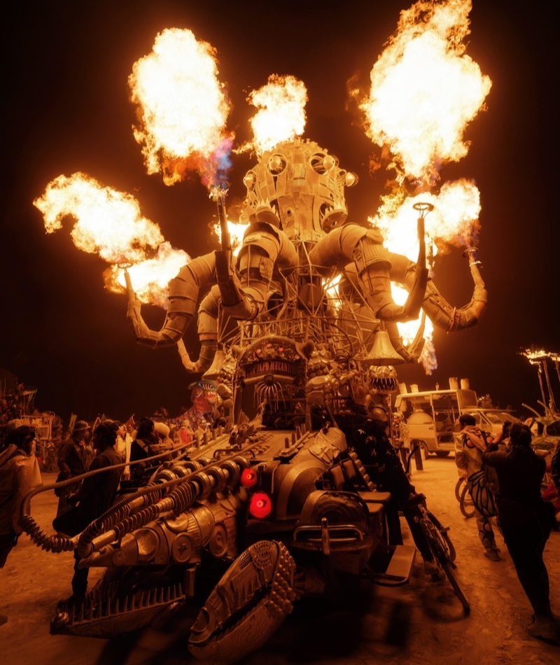 A Flaming Recycled Scrap-Metal Octopus | Alamy Stock Photo by lukas bischoff