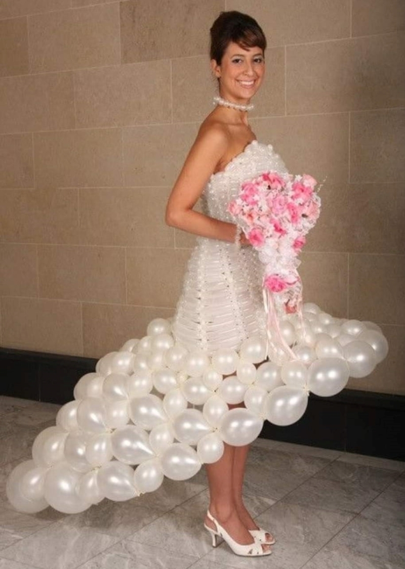N’éclatez pas la bulle de cette mariée ! | facebook.com/សុភី-PQ-official-2307254602823827