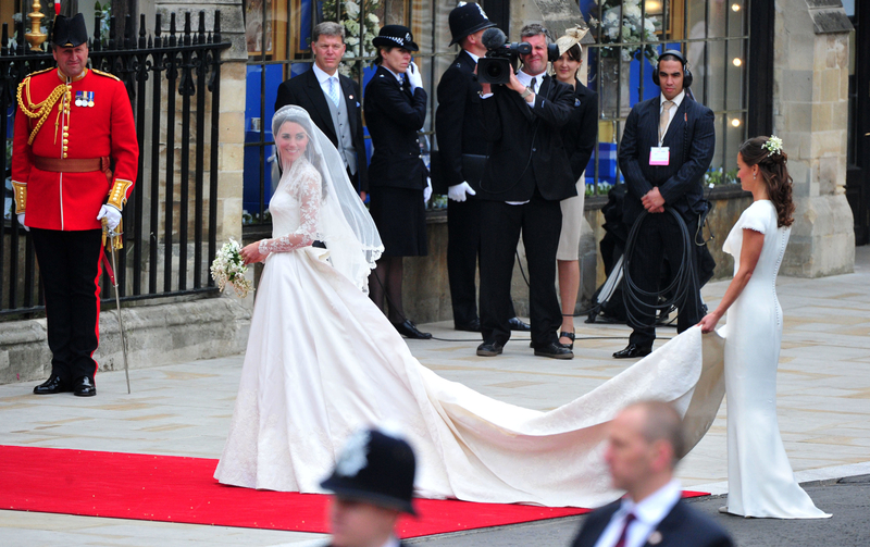 The Queen Approves Royal Wedding Gowns | Alamy Stock Photo by Kevin Dietsch/UPI