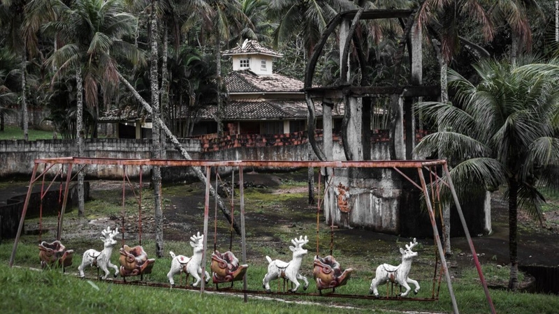 Eerie Park Albanoel, Brazil’s Abandoned Santa Theme Park | 