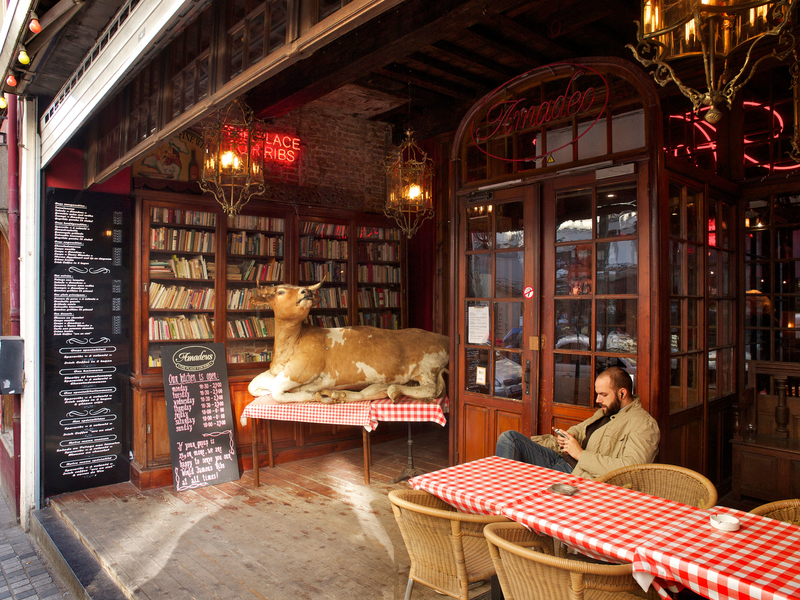 The Amadeo Restaurant near Kathelijne Square in Brussels | Alamy Stock Photo