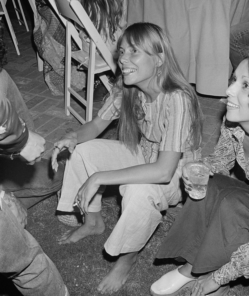 Joni Mitchell Chills Out in the Garden | Getty Images Photo by Michael Ochs Archive