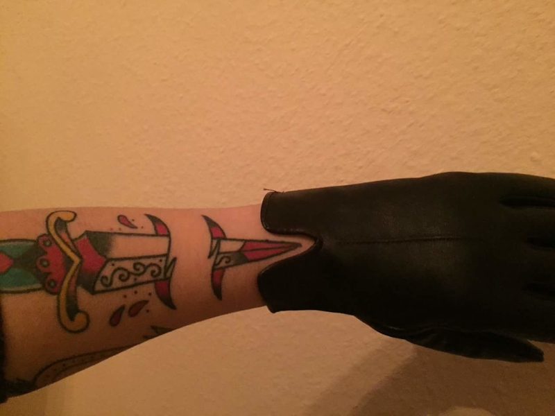 Tattoo-Friendly Gloves | Imgur.com/dLGhQss