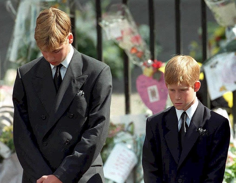 Zwei verlorene Jungen | Getty Images Photo by ADAM BUTLER/AFP