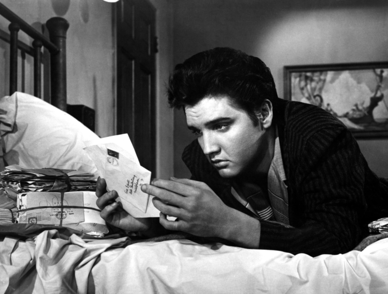 Elvis Never Spent a Night Alone | Alamy Stock Photo by Everett Collection Inc