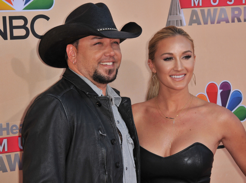 Jason Aldean y Brittany Kerr | Alamy Stock Photo by PRPP PRPP/PictureLux/The Hollywood Archive