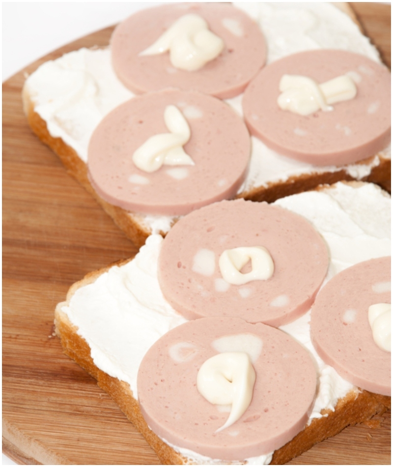 Bocadillos de mayonesa y mortadela | Shutterstock