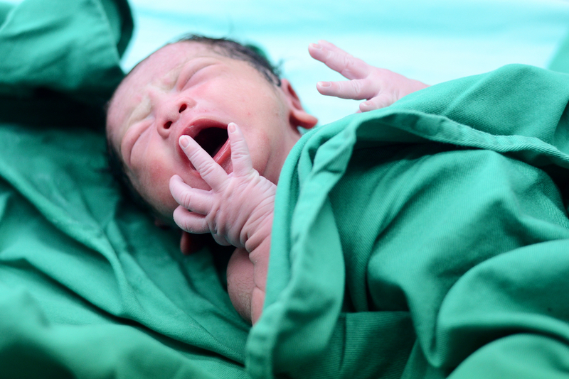 Ein Baby kommt zur Welt | Shutterstock