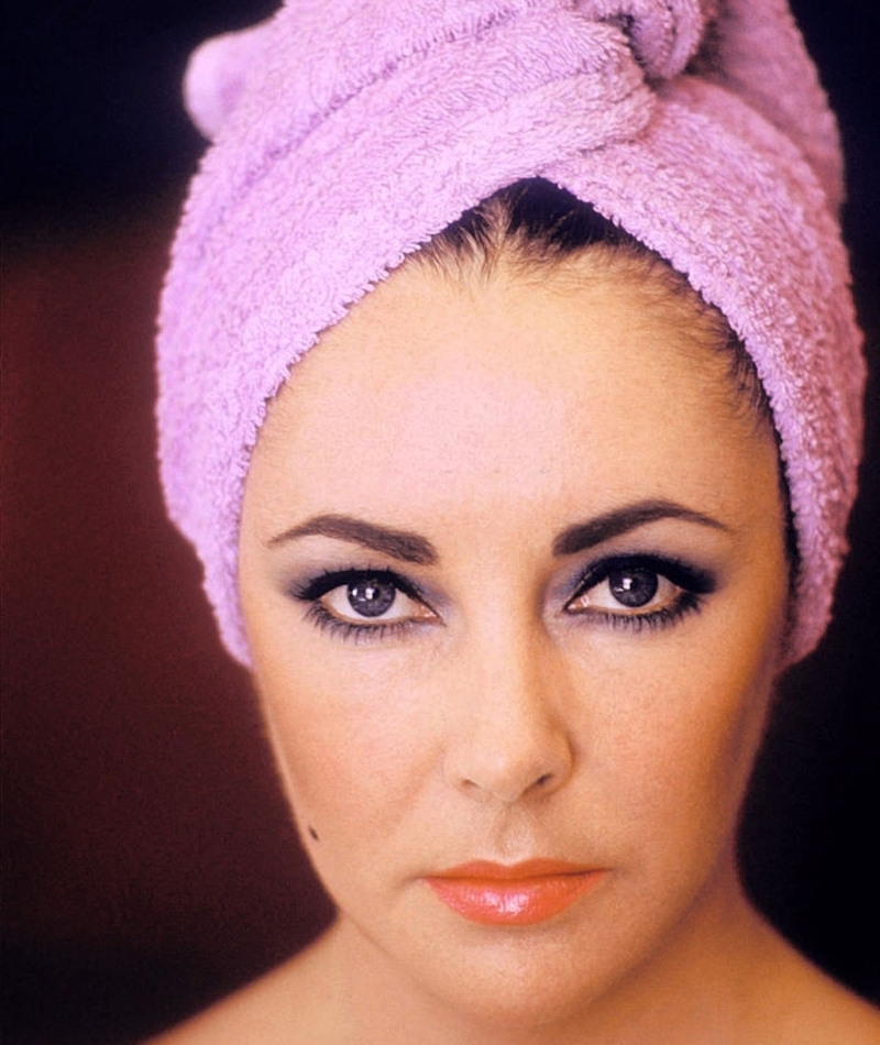Bekomme die Elisabeth Taylor Augen | Getty Images Photo by Hulton Archive