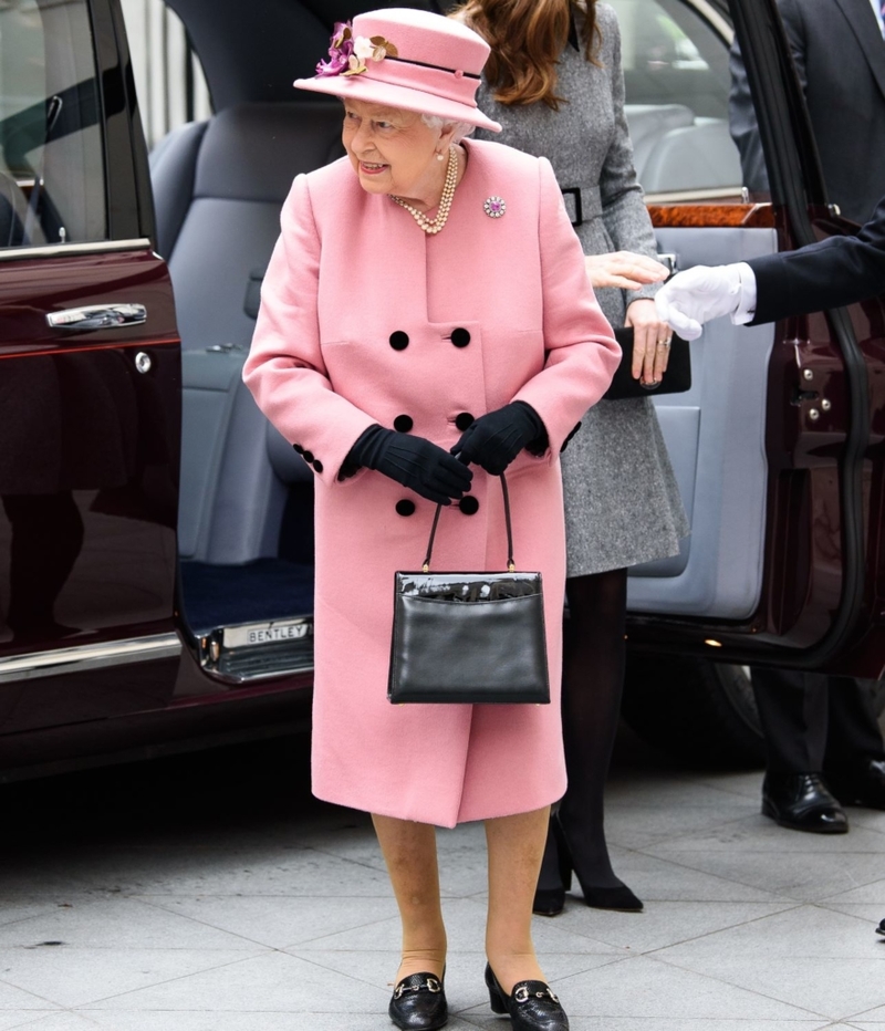 The Queen’s Secret Signals | Getty Images Photo by Joe Maher