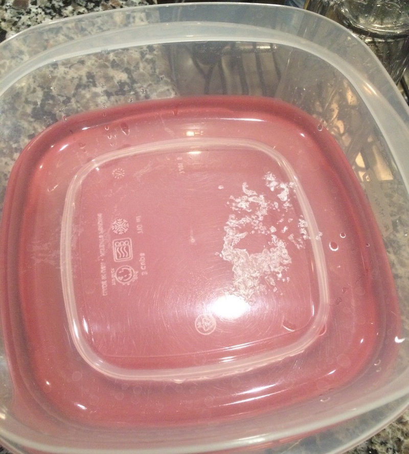 Get Odors Out of Food Containers | Reddit.com/marGEEKa