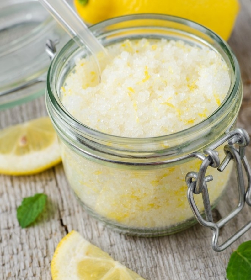 Prepare Your Feet With a Lemon Scrub | Shutterstock