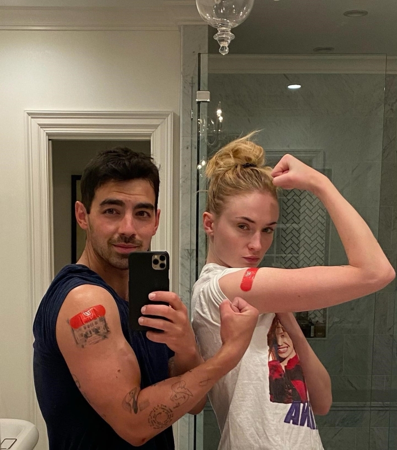 Joe Jonas and Sophie Turner | Instagram/@joejonas
