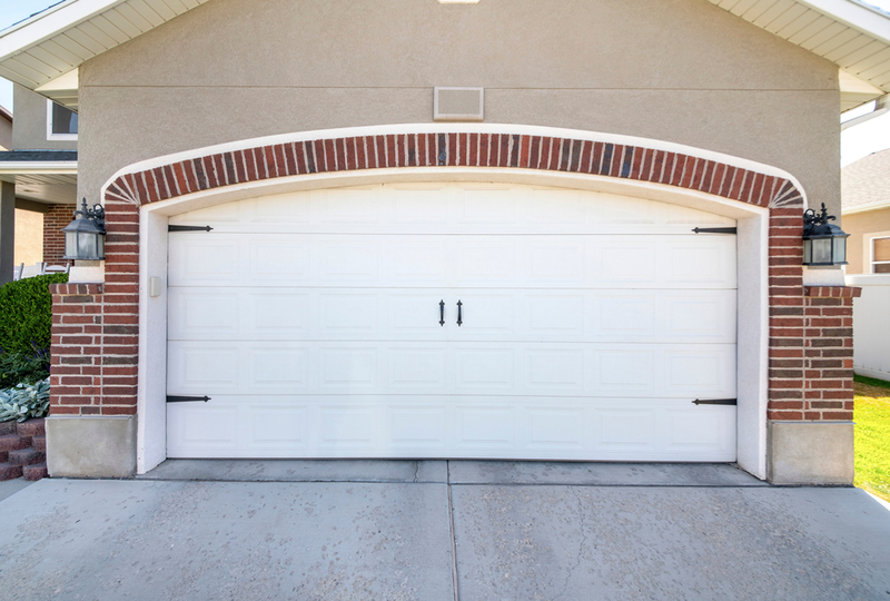 Moderniza la puerta del garaje | Shutterstock