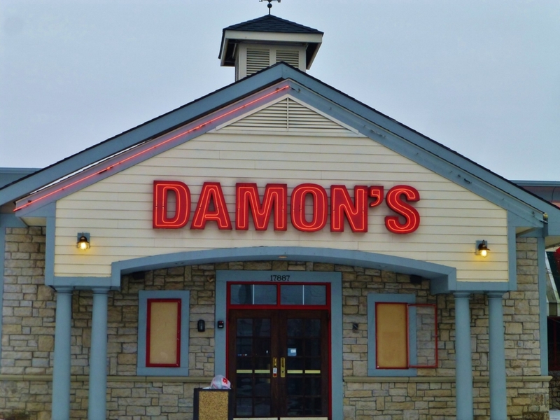 Damon's Grill &; Sports Bar | Flickr Photo by Nicholas Eckhart