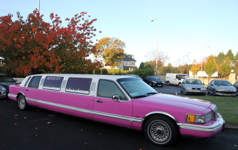 “Sex and the City” Pink Lincoln Limo | Alamy Stock Photo