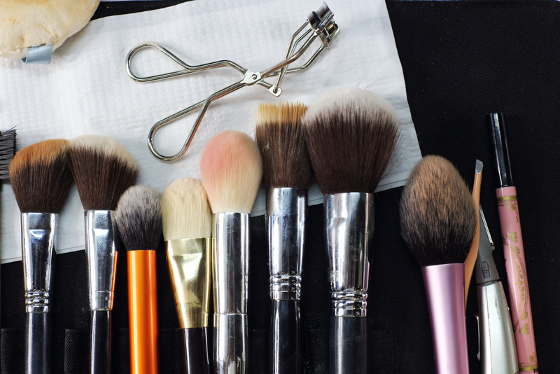 Não use pincéis de maquiagem sujos | Shutterstock