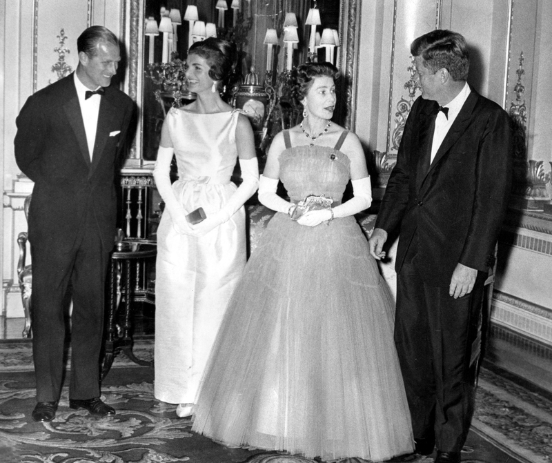 La Reina y el Príncipe Felipe se reúnen con los Kennedy | Alamy Stock Photo