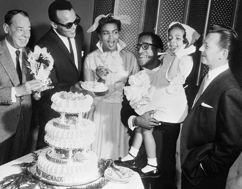 Sammy Davis Jr. und die berüchtigte Hochzeit von Loray White | Getty Images Photo by Bettmann 