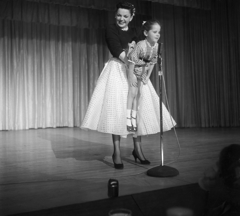 Judy Garland und ihre Tochter | Getty Images Photo by Bettmann