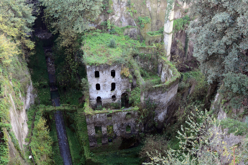 Verlassene Mühle, Italien | Shutterstock