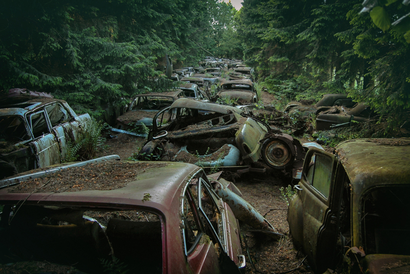 Von US-Soldaten in Belgien zurückgelassene Autos | Alamy Stock Photo by Media Drum World