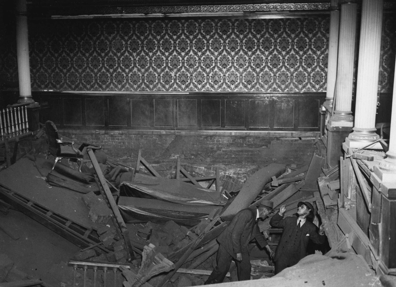 Palace Chapel Destroyed | Alamy Stock Photo by London News Agency Photos / Sydney Morning Herald/SuperStock