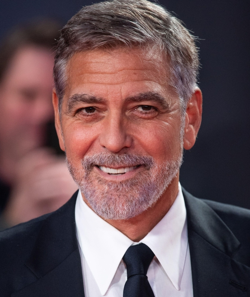 Clooney wechselt Windeln | Alamy Stock Photo by Matt Crossick/Empics/Alamy Live News