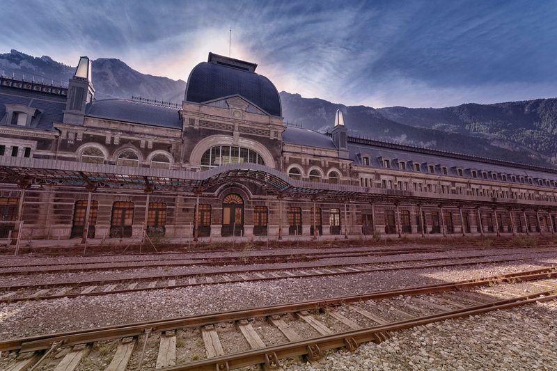 Abandoned Railway Station in Spain | Alamy Stock Photo by Miguel Angel Muñoz Pellicer