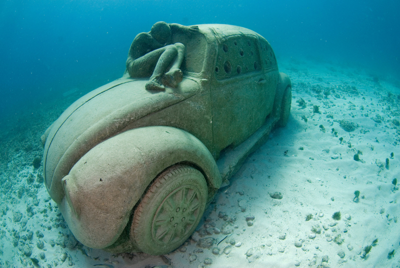This VW Bug Is Part of an Underwater Museum in Cancun, Mexico | Alamy Stock Photo by Luis Javier Sandoval Alvarado/RGB Ventures / SuperStock