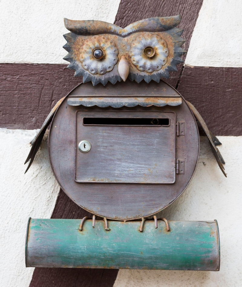Hoo’s Mailbox? | Alamy Stock Photo by imageBROKER.com GmbH & Co. KG/Gabriele Hanke