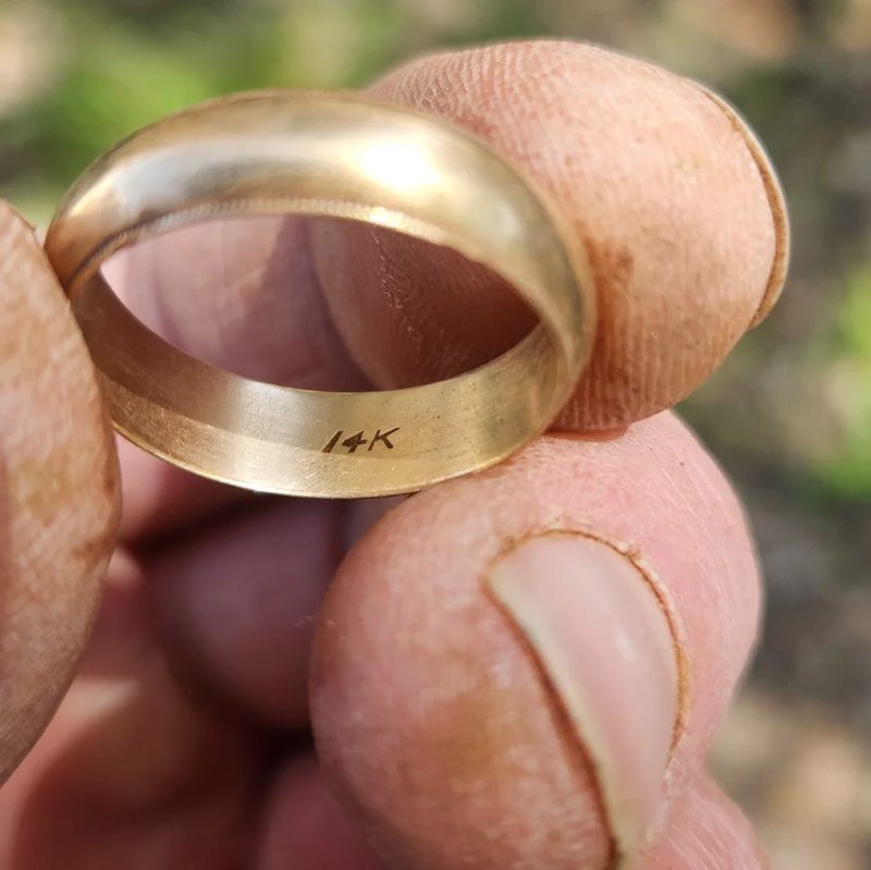 A 14-Carat Gold Ring | Reddit.com/Effective_Engine3590
