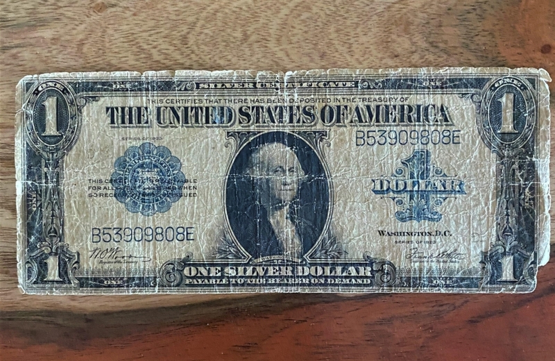 Ein alter Dollarschein | Alamy Stock Photo by Blueee 