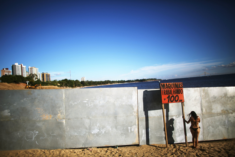 MANAUS BEACH, BRASILIEN | Getty Images Photo by Mario Tama