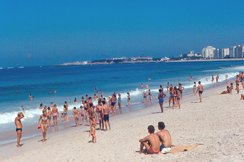 COPACABANA BEACH, BRAZILIEN | Flickr Photo by Roger W (Roger Wollstadt)