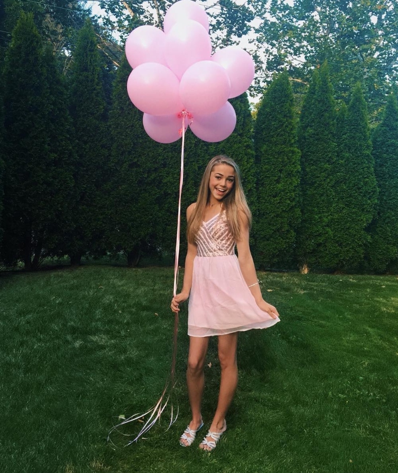 Pretty in Pink | Instagram/@livvydunne