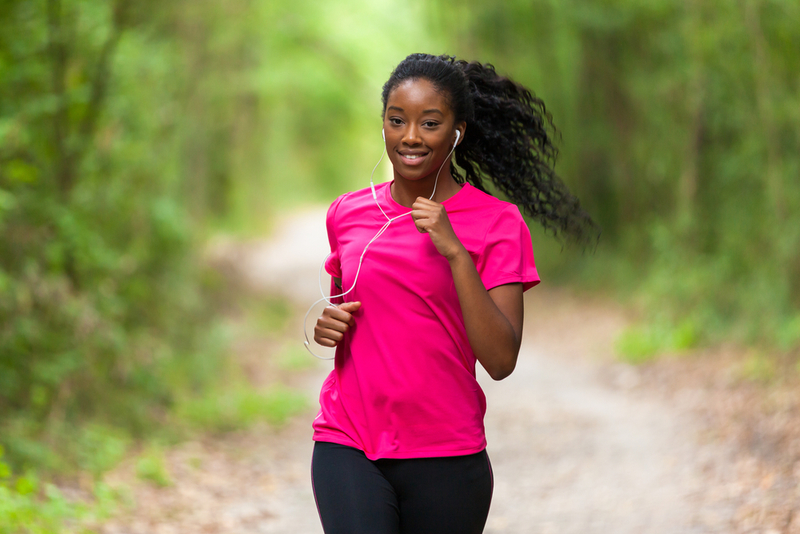 Jog First Thing in the Morning to Avoid Jet Lag | Shutterstock Photo by Samuel Borges Photography