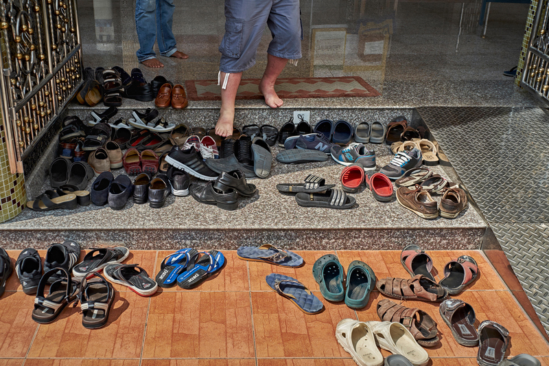 Slipping Shoes | Alamy Stock Photo by Thaiways 
