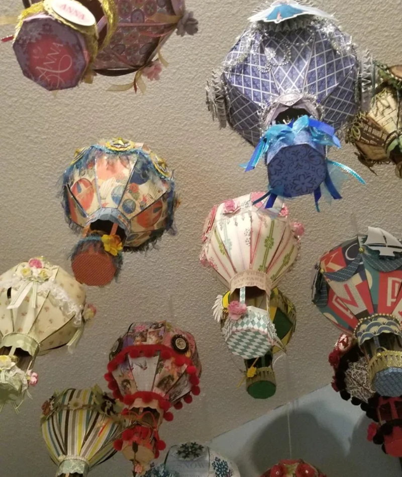 Craft Paper Lantern Hot Air Balloons | Reddit.com/parliskim